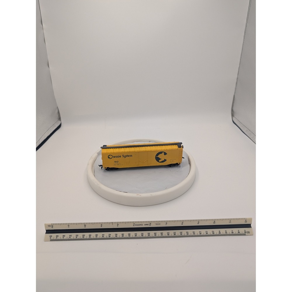 Chessie System B&O HO Scale Boxcar Yellow Baltimore and Ohio 11147 Rolling Stock